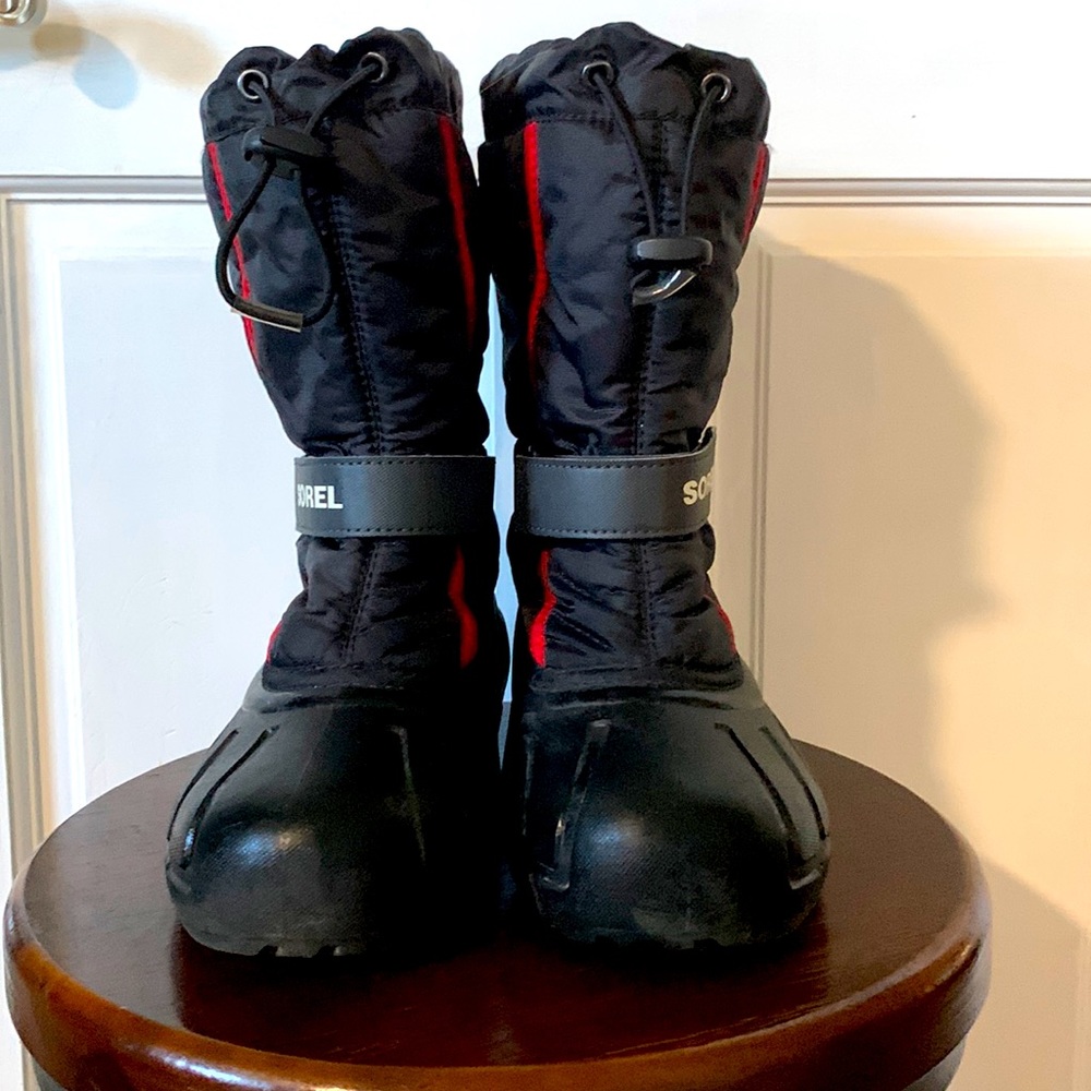 Boys size 4 Sorel Snow Boots